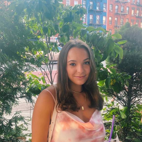 Meet your Posher, Emily - Picture 1 of 1